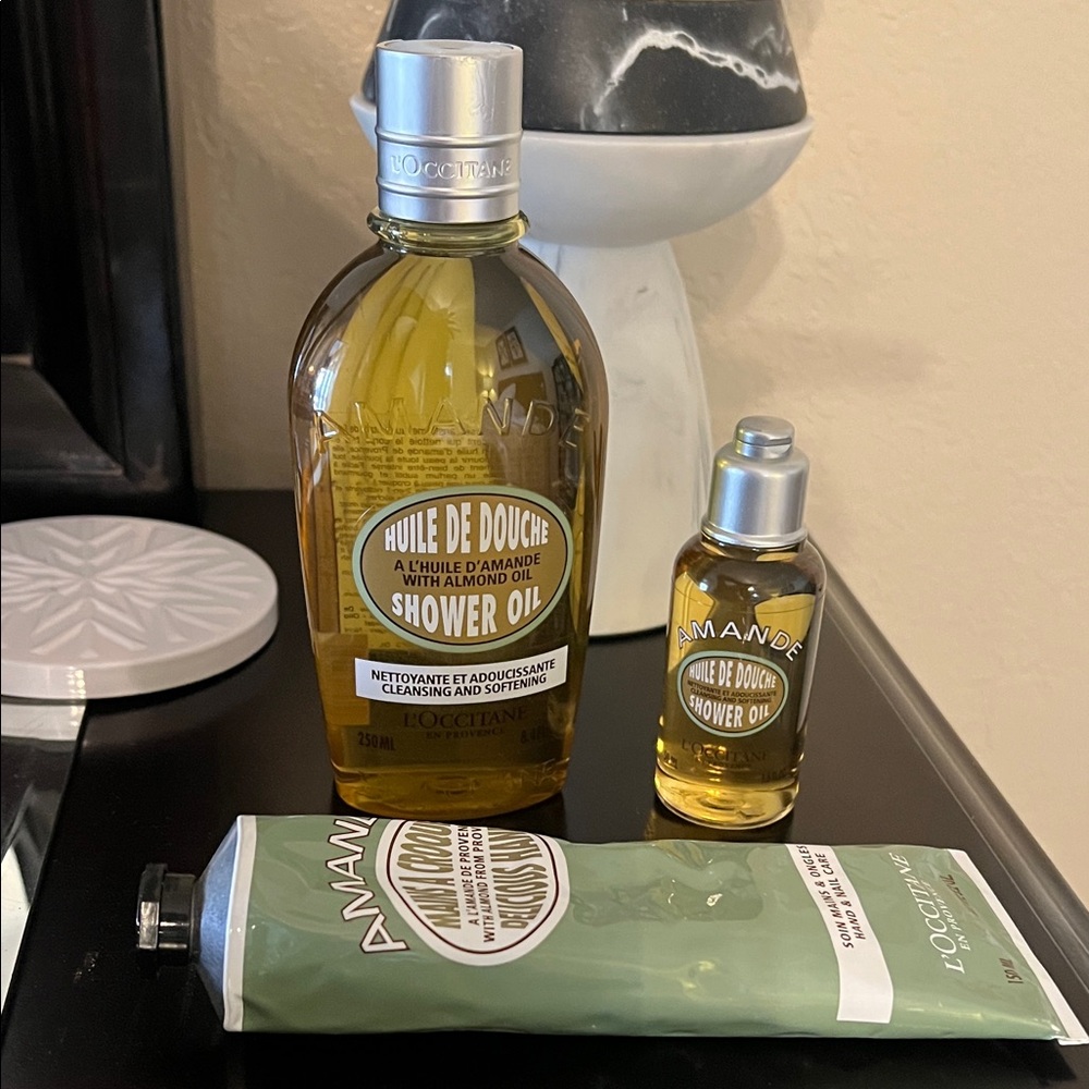 L'OCCITANE Almond Shower Oil Trio